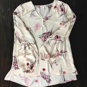 Maurices long sleeve v neck blouse, blush, cream S